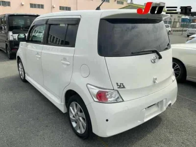 Toyota bB