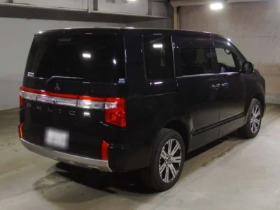 Mitsubishi Delica D:5