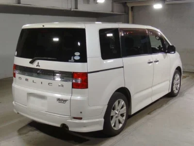 Mitsubishi Delica D:5