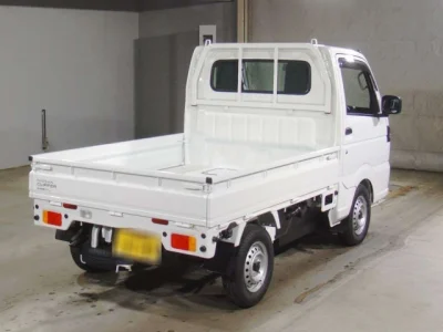 Nissan NT100 Clipper