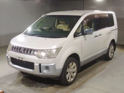 Mitsubishi DELICA D5