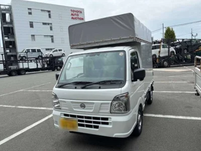 Nissan NT100 Clipper