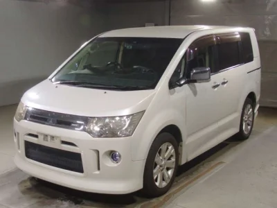Mitsubishi DELICA D5