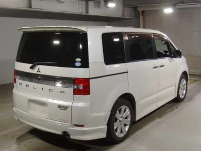 Mitsubishi DELICA D5