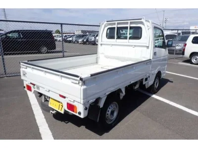 Nissan NT100 Clipper