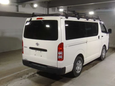 Toyota HiAce Van