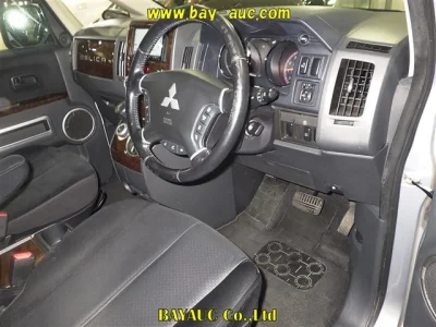 Mitsubishi DELICA D5