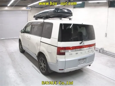 Mitsubishi DELICA D5
