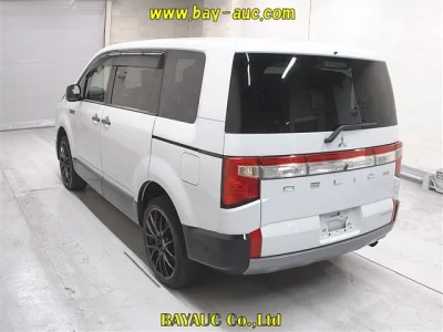 Mitsubishi DELICA D5