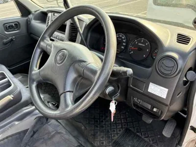 Isuzu Como