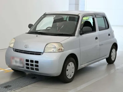 Daihatsu Esse
