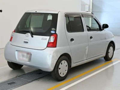 Daihatsu Esse