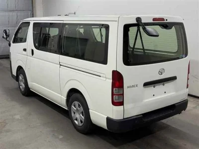 Toyota HiAce Van
