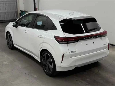 Nissan AURA