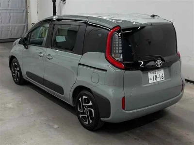 Toyota Sienta