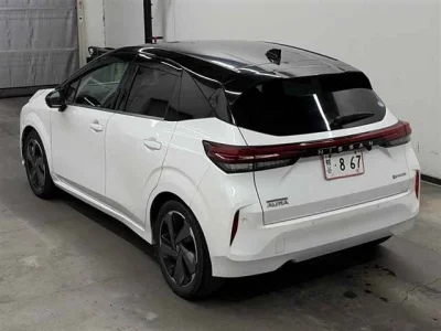 Nissan AURA