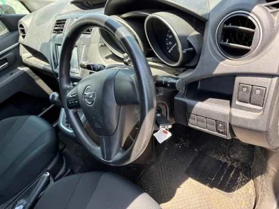 Nissan LAFESTA