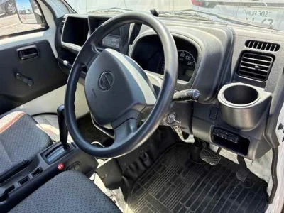 Nissan NT100 Clipper