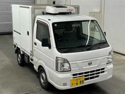 Nissan NT100 Clipper