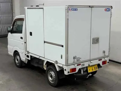 Nissan NT100 Clipper
