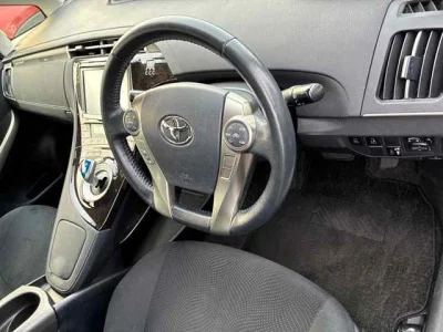 Toyota Prius PHV