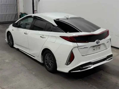 Toyota Prius PHV