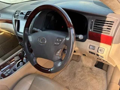 Lexus LS460L
