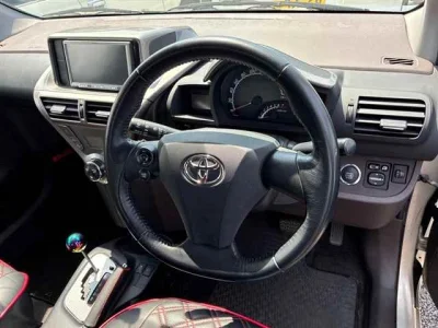 Toyota iQ