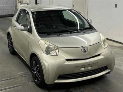 Toyota iQ