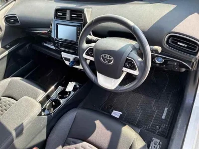 Toyota Prius PHV