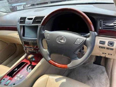 Lexus LS460L