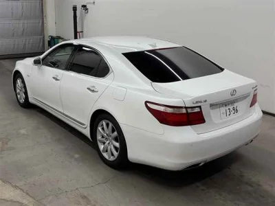 Lexus LS460L