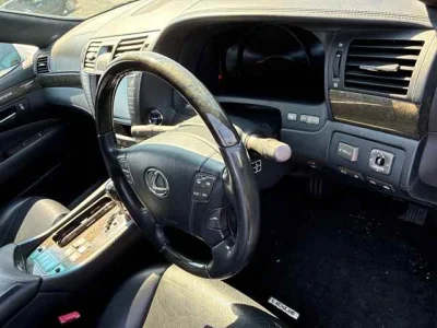 Lexus LS600hL