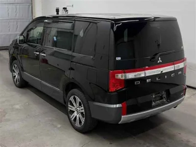 Mitsubishi DELICA D5