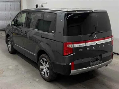 Mitsubishi Delica D:5