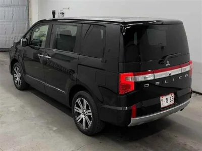 Mitsubishi Delica D:5