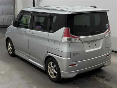 Mitsubishi Delica D:2
