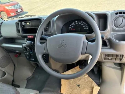 Mitsubishi Minicab Van