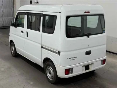 Mitsubishi Minicab Van