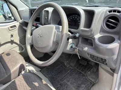 Mitsubishi Minicab Van