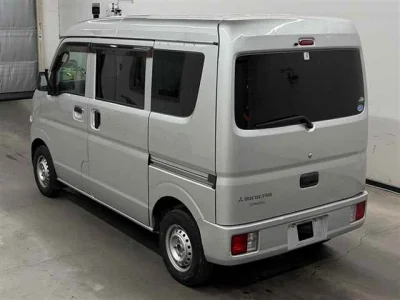 Mitsubishi Minicab Van
