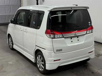 Mitsubishi Delica D:2