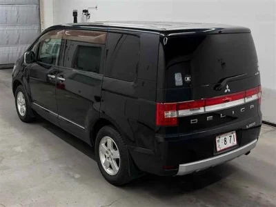 Mitsubishi DELICA D5