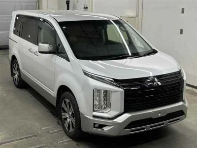 Mitsubishi DELICA D5