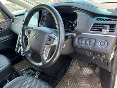 Mitsubishi DELICA D5