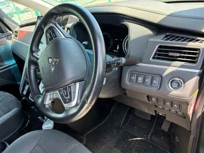 Mitsubishi DELICA D5