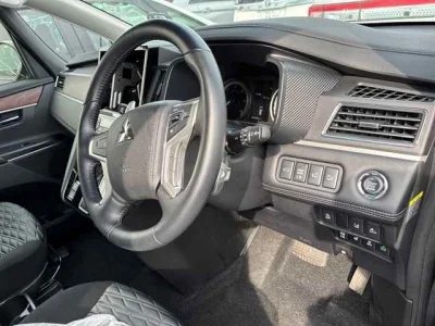 Mitsubishi DELICA D5