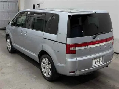 Mitsubishi DELICA D5