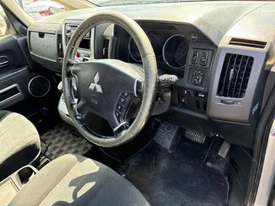 Mitsubishi DELICA D5