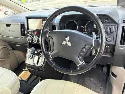 Mitsubishi DELICA D5